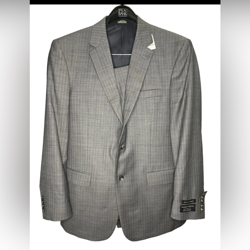 Jos. A. Bank Gray Mens  Suit in Gray. Size 42L. NEW $595